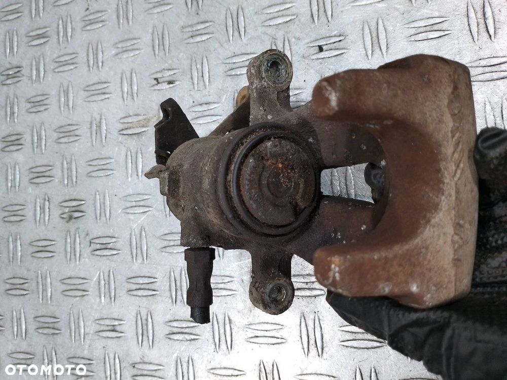 ZACISK HAMULCOWY LEWY TYŁ ALFA ROMEO GT 2.0 - 2