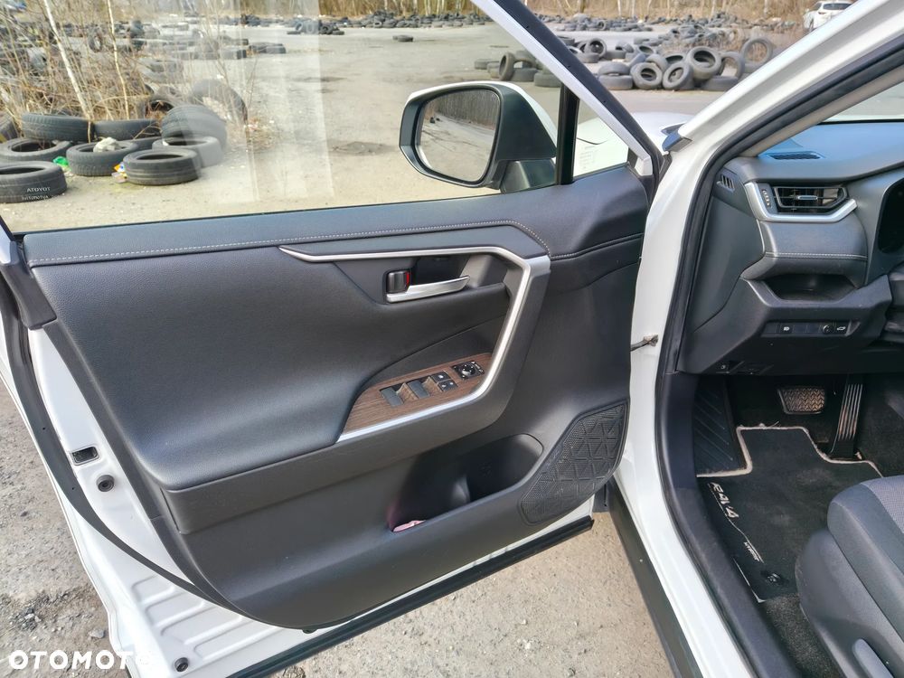 Toyota RAV4 - 11