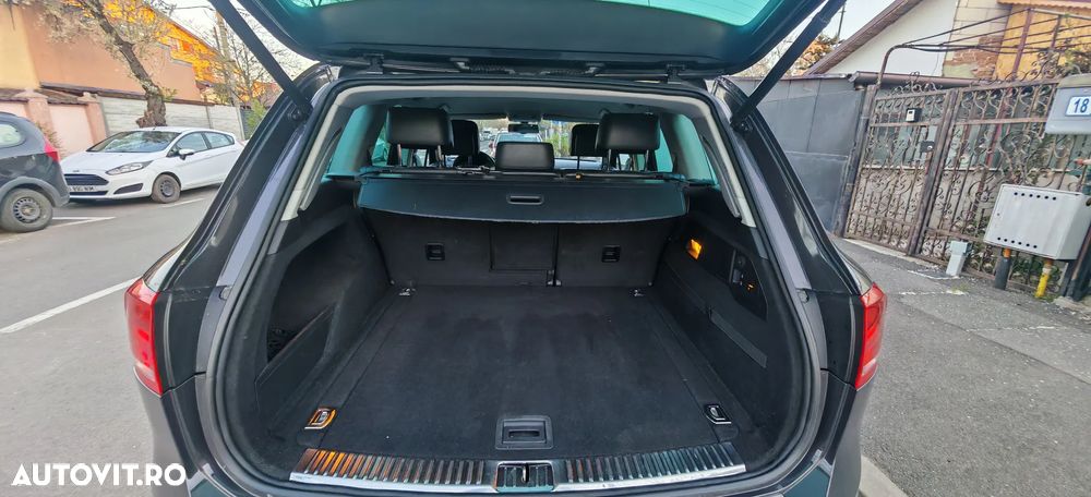 Volkswagen Touareg - 12