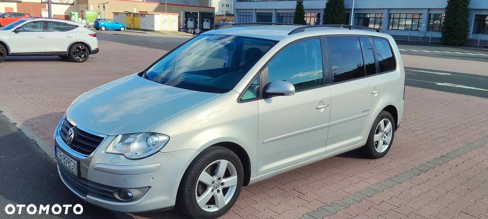Volkswagen Touran 1.9 TDI DPF BlueMot Trendline - 1
