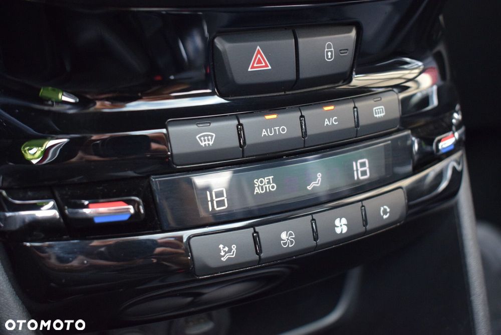 Peugeot 2008 - 18