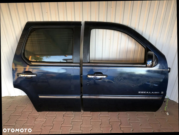 CADILLAC ESCALADE III 2006-2014 DRZWI PRAWE PRZEDNIE PRZÓD TYLNE TYŁ BOCZEK LUSTERKO