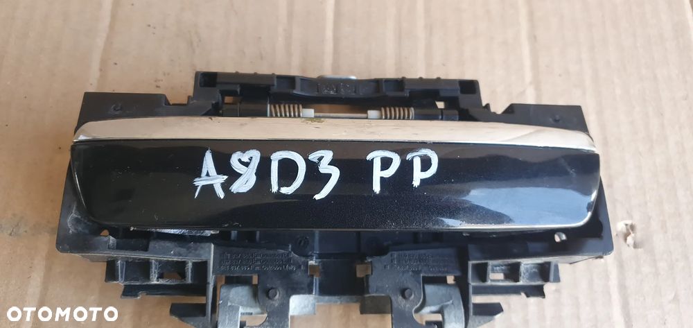 Klamka prawy przód przednia prawa Audi A8 D3 - 9