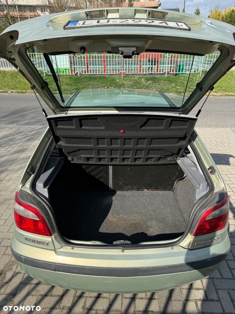 Renault Megane 1.6 RXE 16V - 11