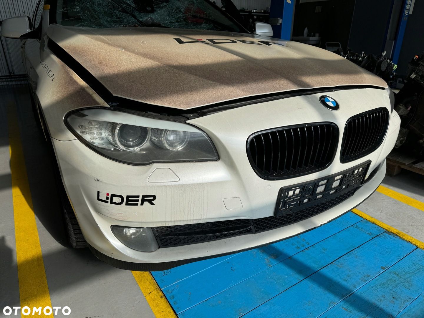 BMW 520 D F10 F11 przód kompletny Bi Xenon LED kolor B90 obklejony - 1