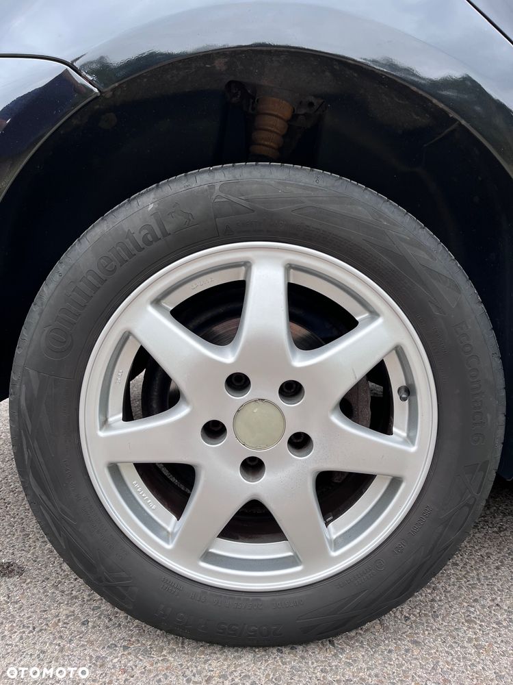 Volkswagen Touran 1.9 TDI DPF Highline DSG - 19