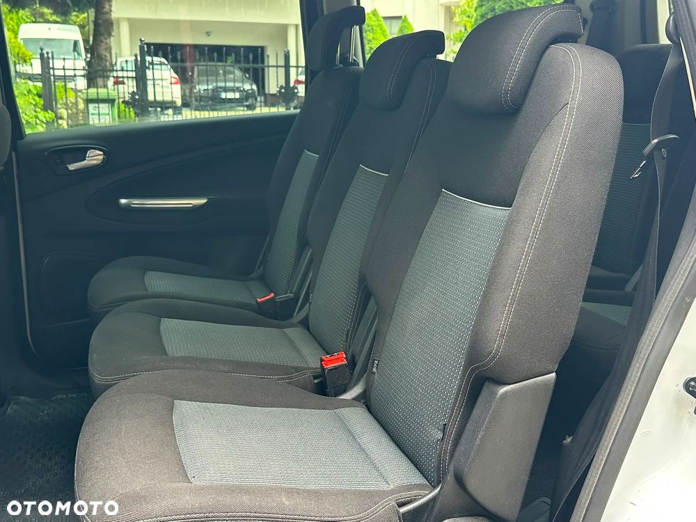 Ford Galaxy 2.0 Ambiente - 15
