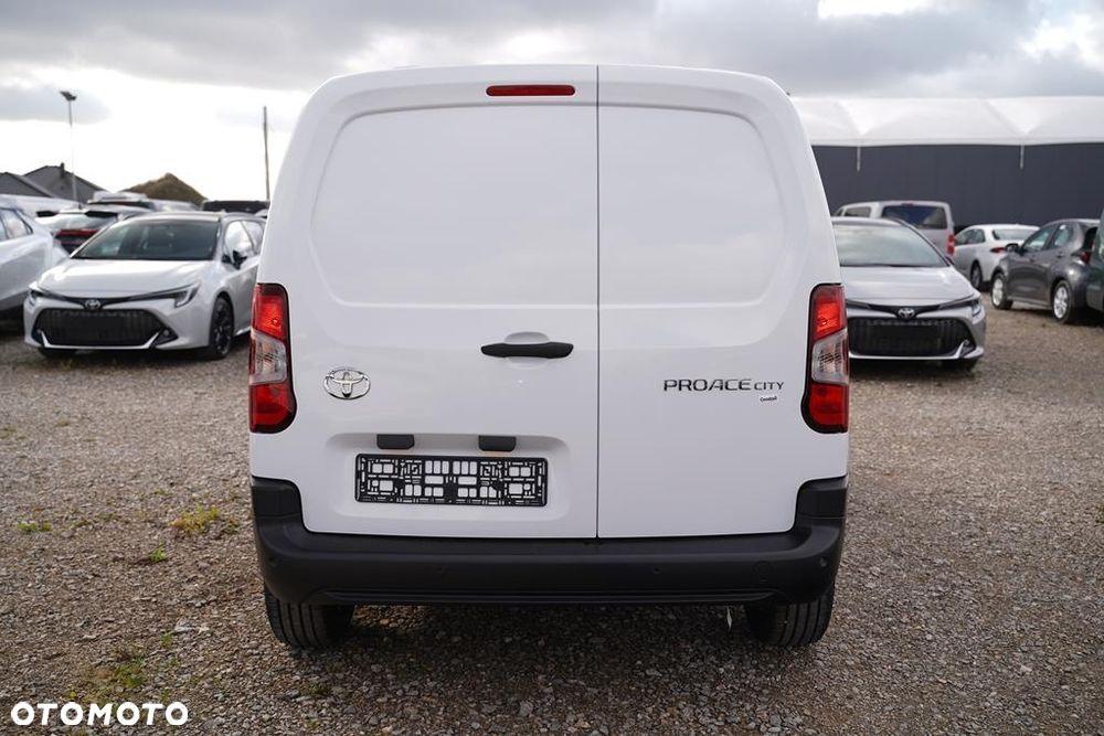 Toyota Proace City 1.5 D-4D Long 2,3t Active - 7