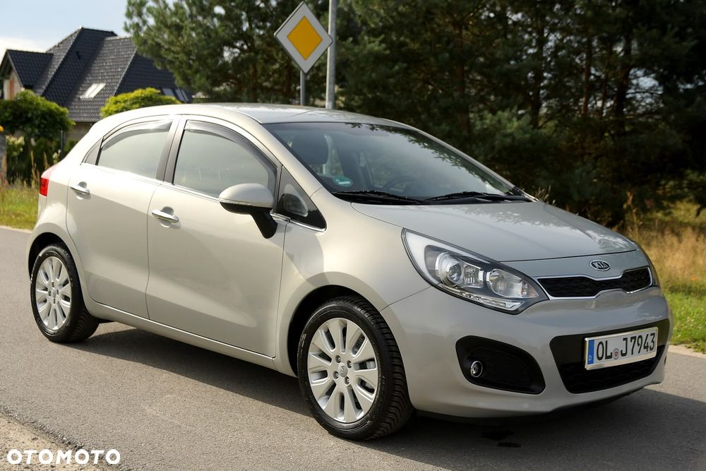 Kia Rio - 12