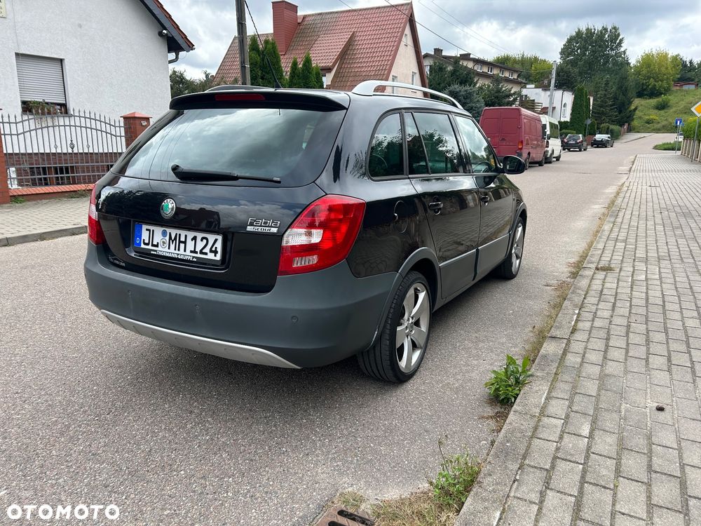 Skoda Fabia 1.6 16V Scout - 24