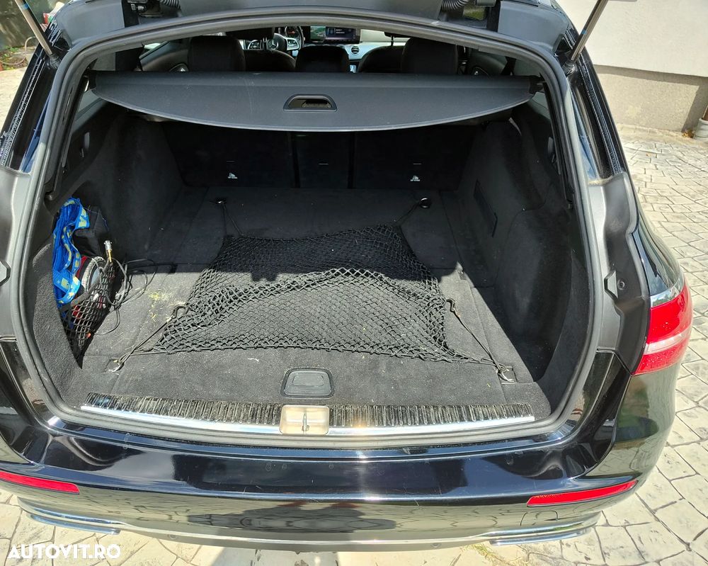 Mercedes-Benz E 220 d 4Matic T 9G-TRONIC - 12