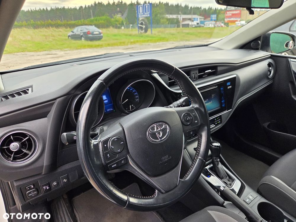 Toyota Auris 1.6 Premium MS - 18