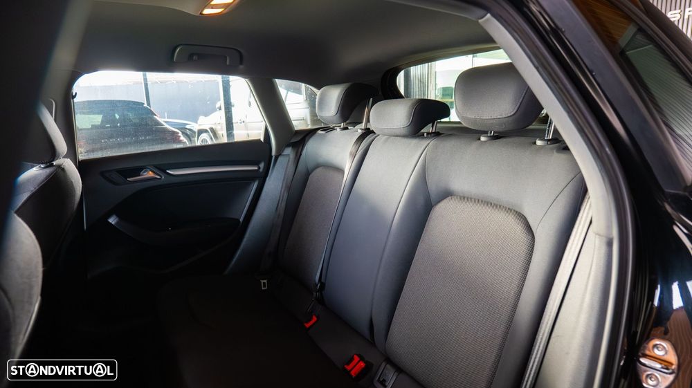 Audi A3 Sportback 2.0 TDI Advance - 23