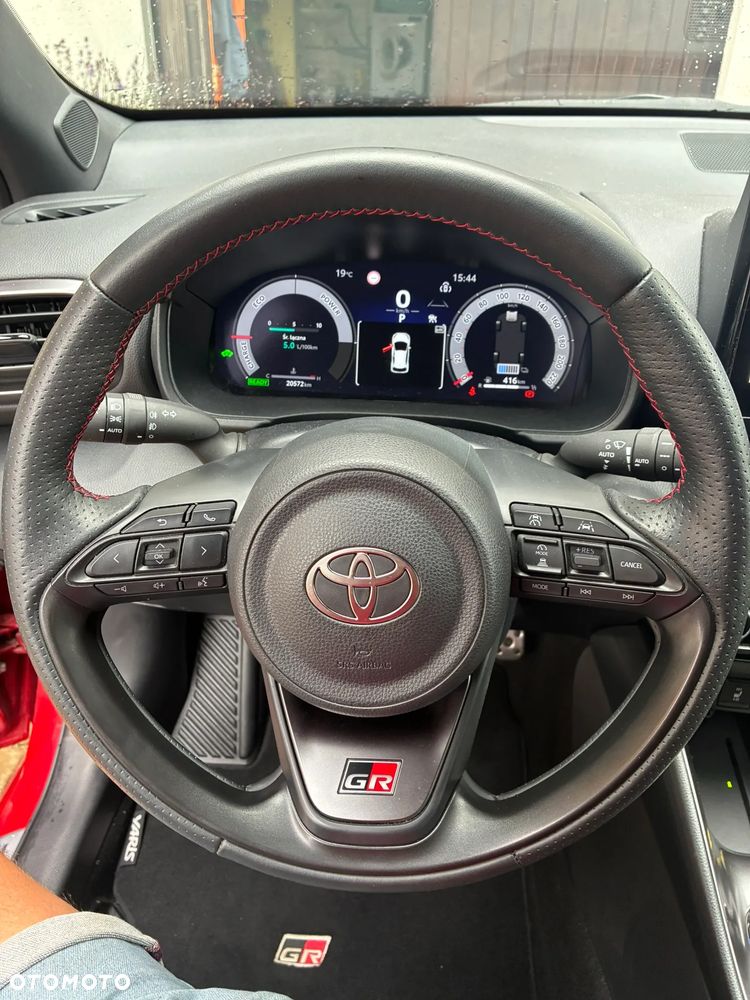 Toyota Yaris Hybrid 1.5 GR Sport - 17