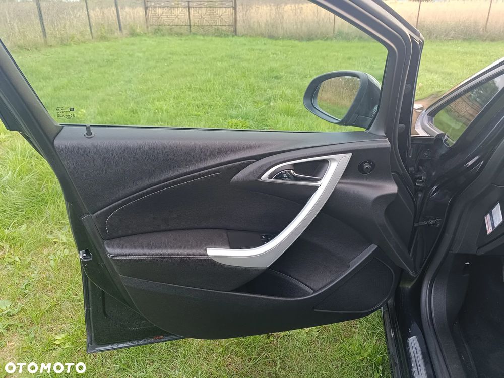 Opel Astra IV 1.4 T Cosmo - 17