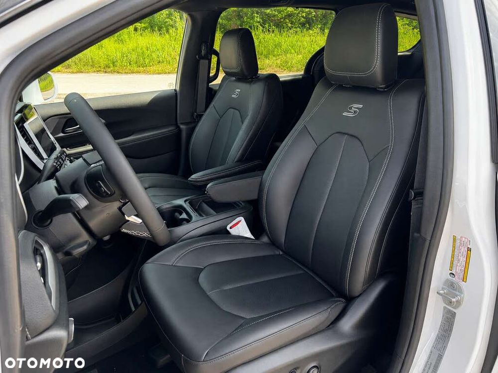 Chrysler Pacifica - 9