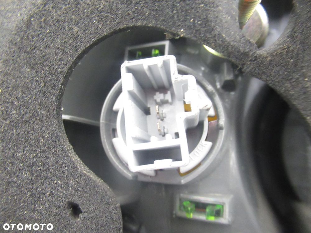 LAMPA PRAWA TYLNA HONDA ACCORD VII - 2