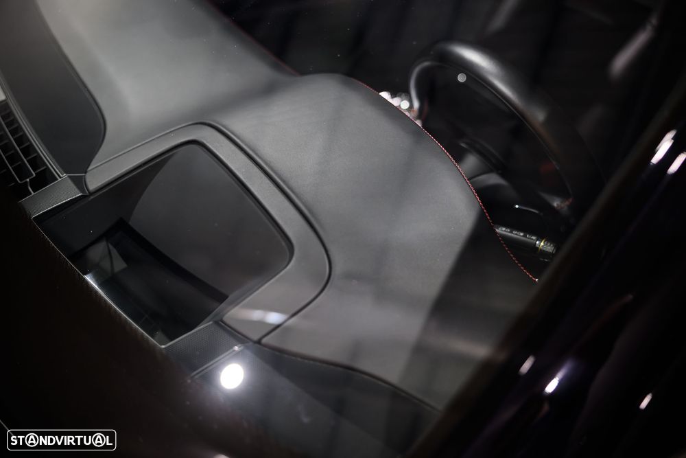 Bentley Flying Spur V8 Mulliner - 15