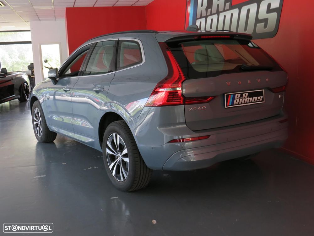 Volvo XC 60 2.0 B4 Momentum Plus - 8