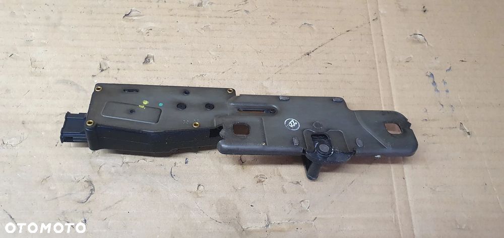 Zamek klapy bagażnika dociąg Audi A4 B8 Kombi - 5