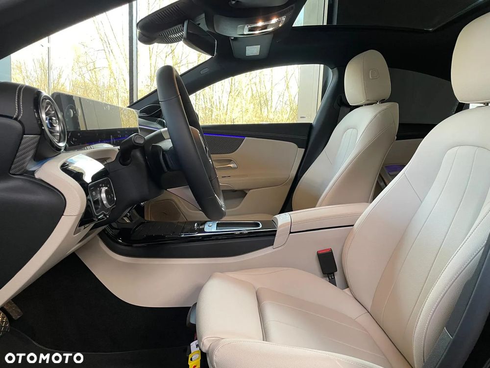 Mercedes-Benz CLA 200 Progressive 7G-DCT - 11