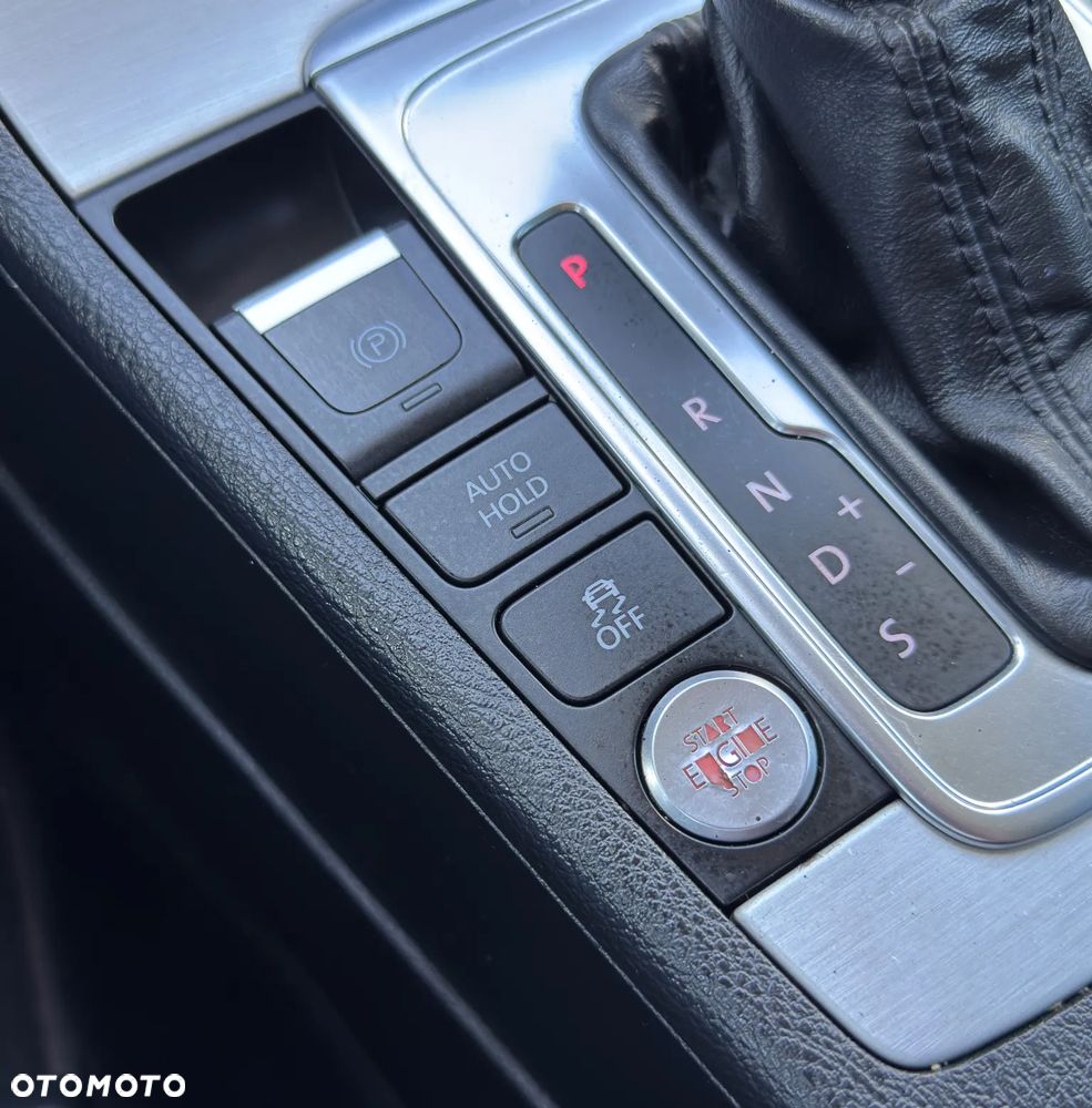 Volkswagen Passat - 25