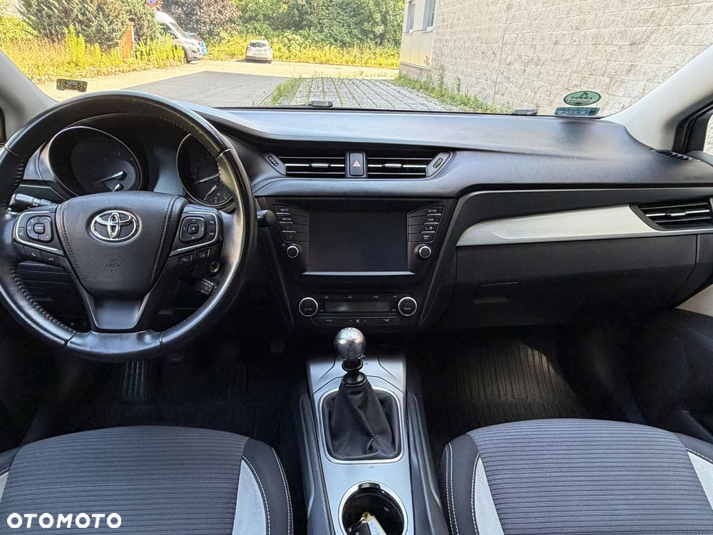 Toyota Avensis 2.0 D-4D Prestige - 10