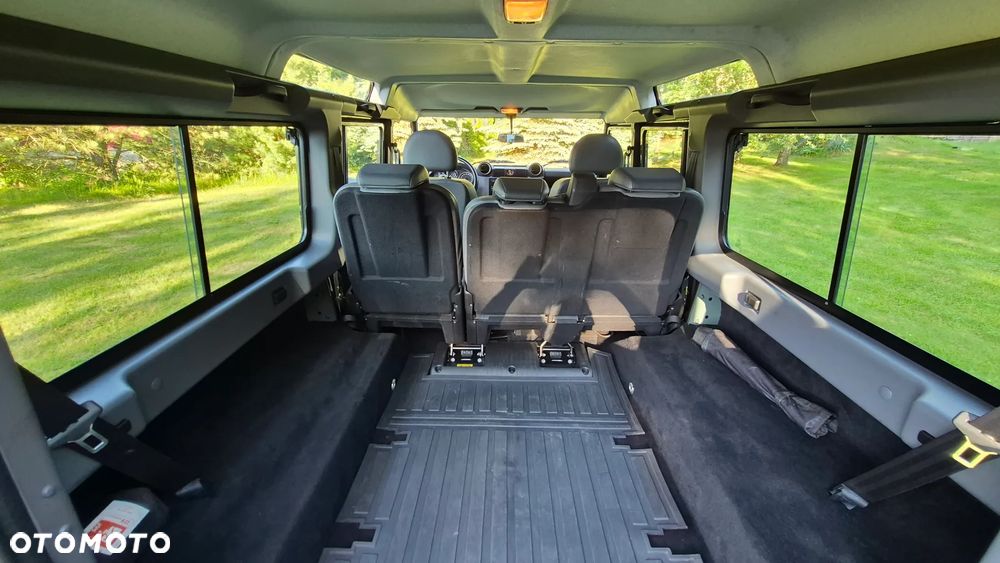 Land Rover Defender 2.2 TD4 E - 13