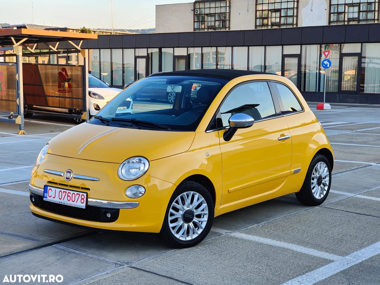 Fiat 500 1.2 Cabrio Lounge - 1