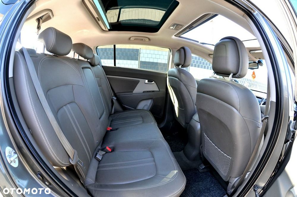Kia Sportage 2.0 CRDI 4WD Automatik Spirit - 23
