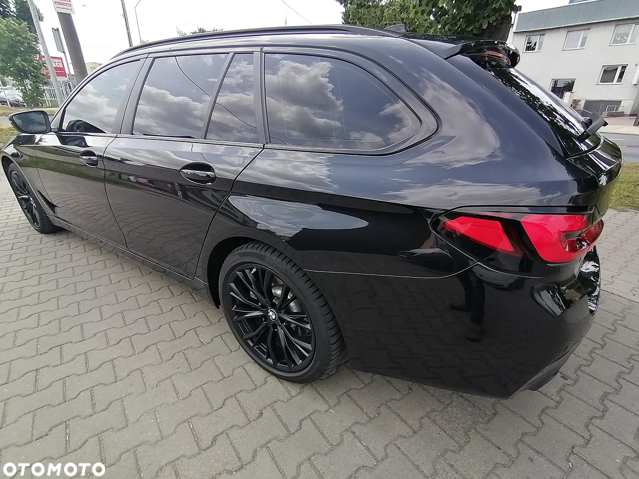BMW Seria 5 520d Touring M Sport Edition - 10