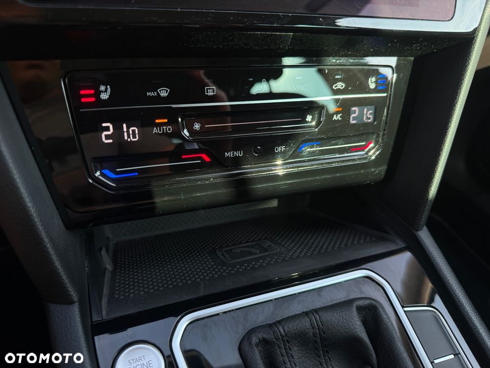 Volkswagen Passat 2.0 TSI Elegance DSG - 37