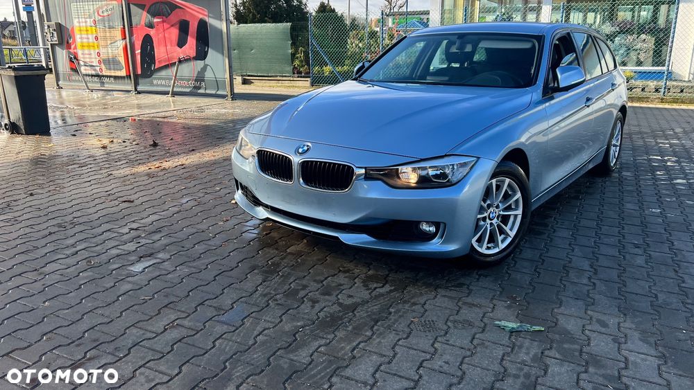 BMW Seria 3 320i Sport Line - 3