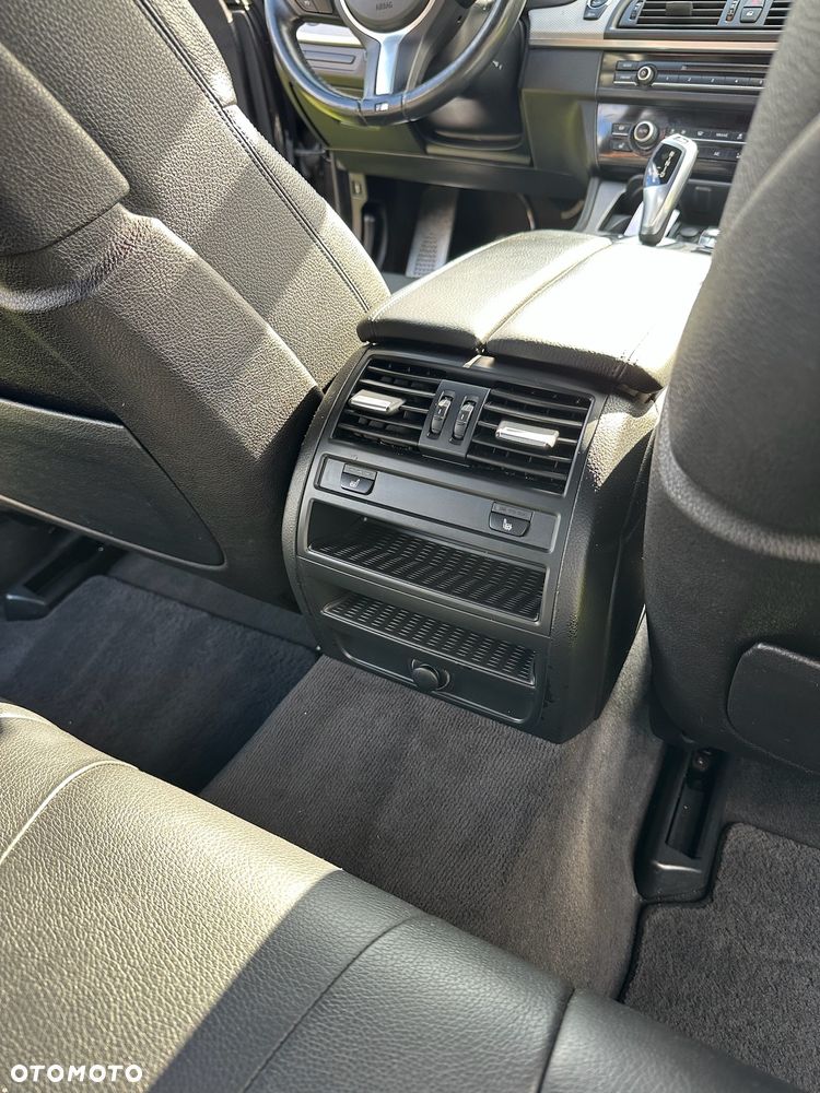 BMW Seria 5 530d xDrive - 25