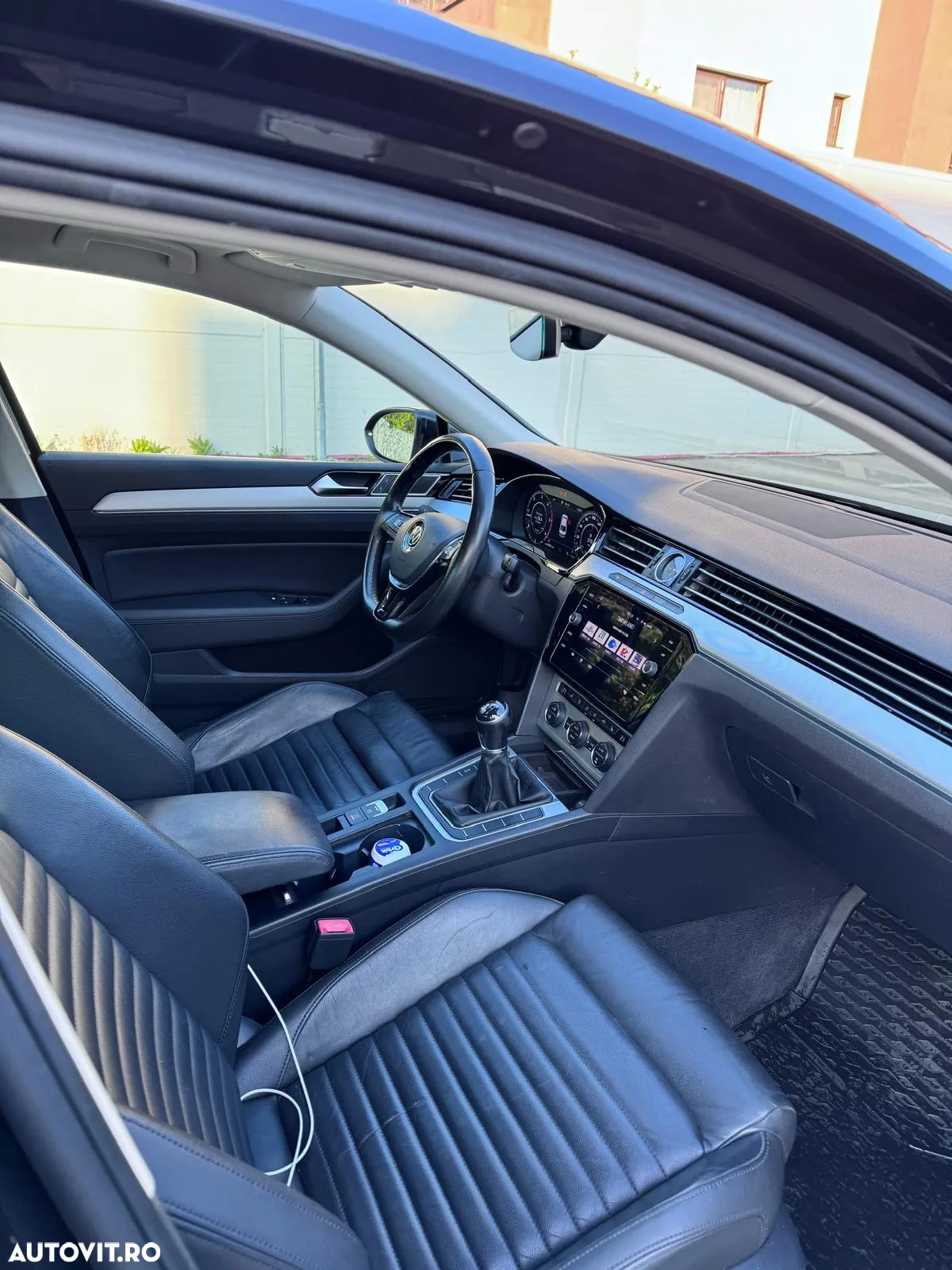 Volkswagen Passat 1.6 TDI Comfortline - 11