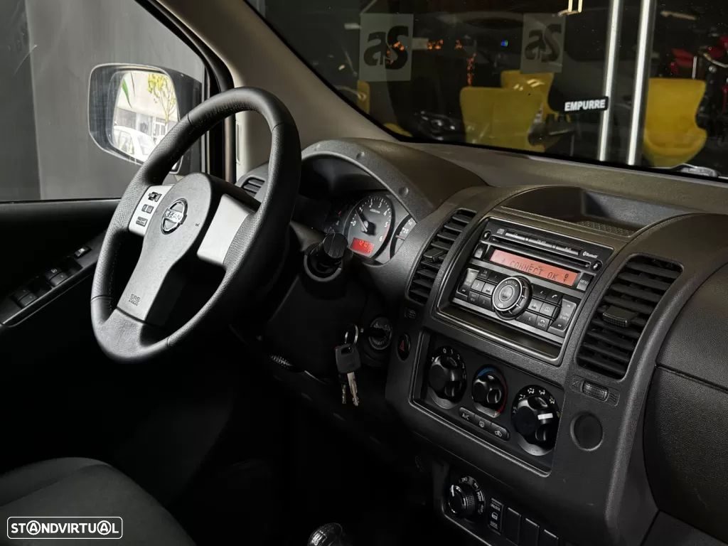 Nissan Navara 2.5 dCi CD FE P.Comfort 4WD - 23