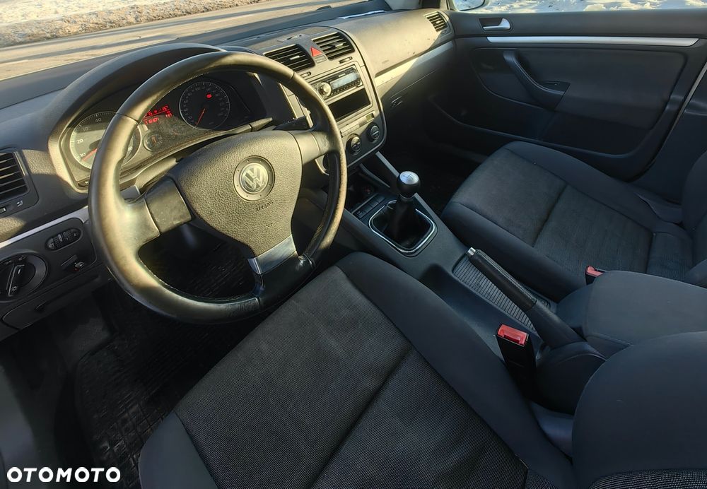 Volkswagen Golf - 10