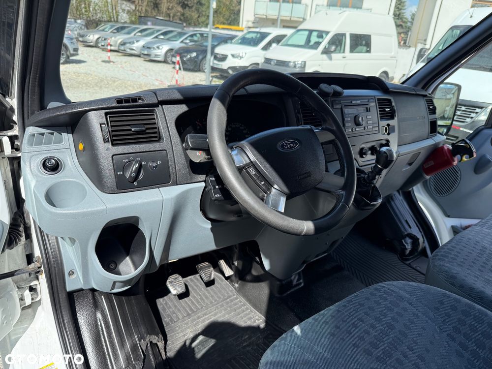 Ford Transit Furgon Warsztat 4x4 L2H2 2.2 TDCI 125KM 4x4 - 11