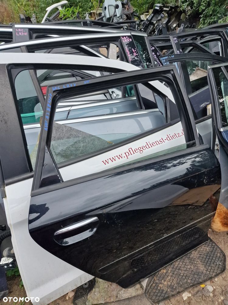 Drzwi  prawy  tył audi  a3 8p  lift  w  kolorze  LZ9Y - 1