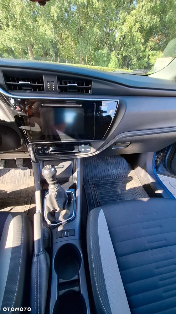 Toyota Auris 1.6 Premium - 13