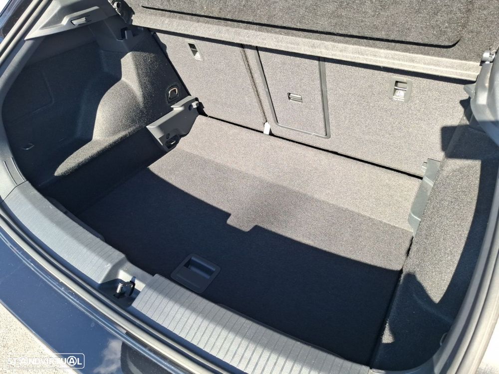 VW T-Roc 1.0 TSI Urban - 23