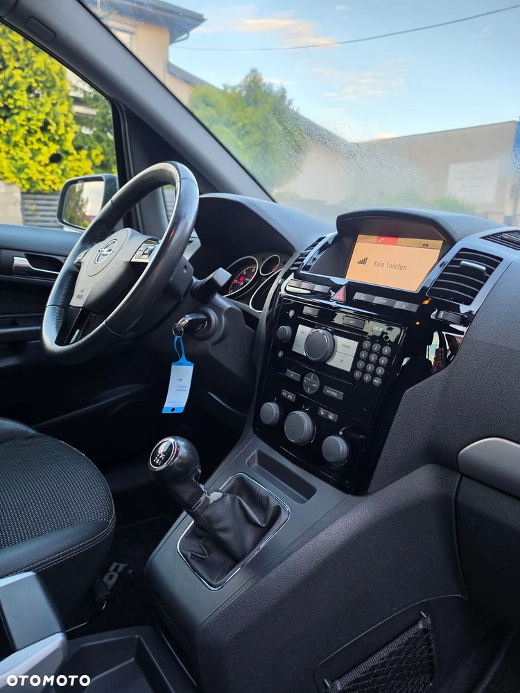 Opel Zafira 1.7 CDTI Cosmo - 24