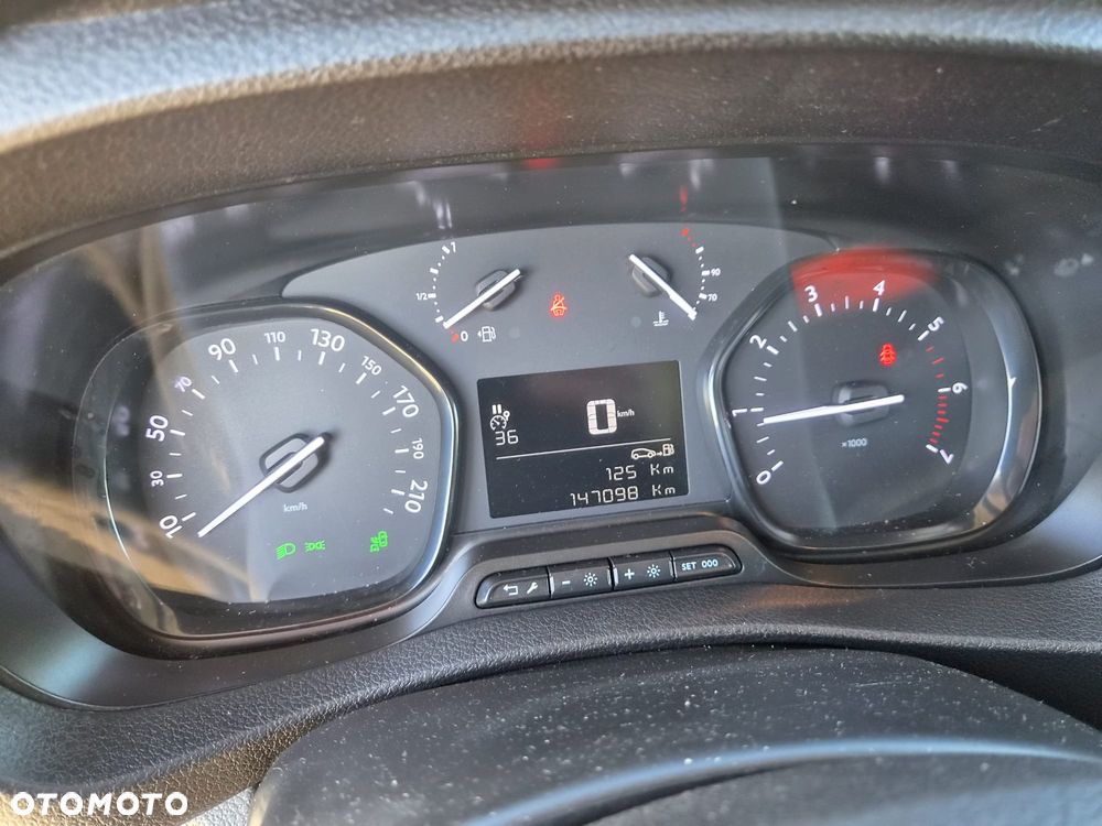 Opel Vivaro - 26