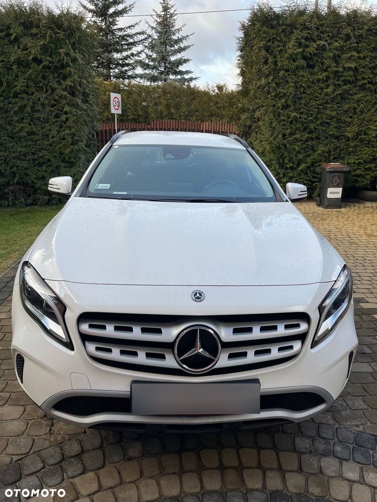 Mercedes-Benz GLA 180 7G-DCT - 2