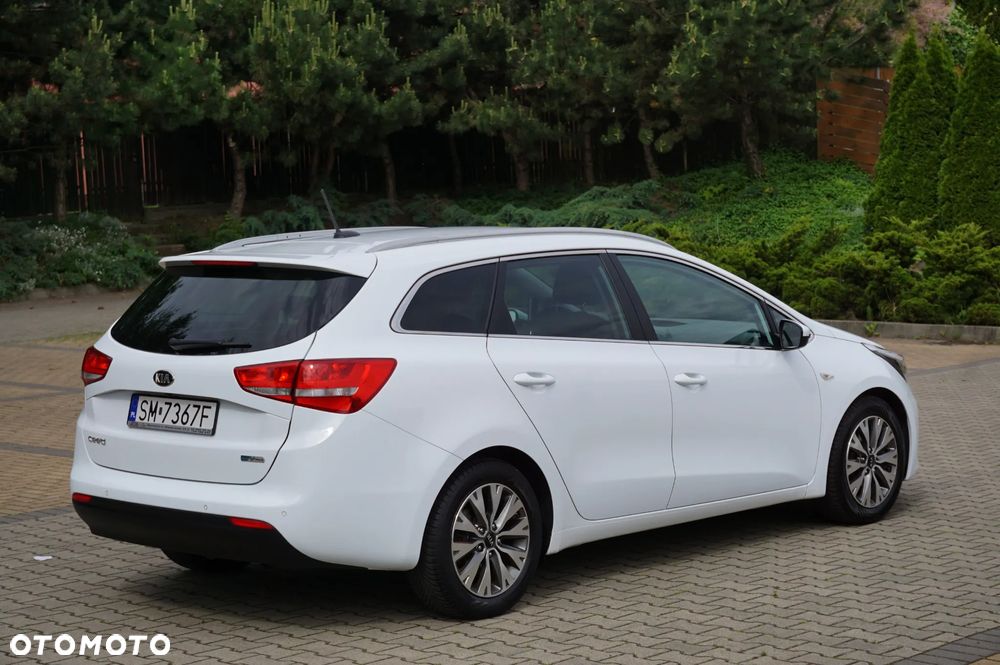 Kia Ceed 1.6 GDI Dream Team Edition - 8
