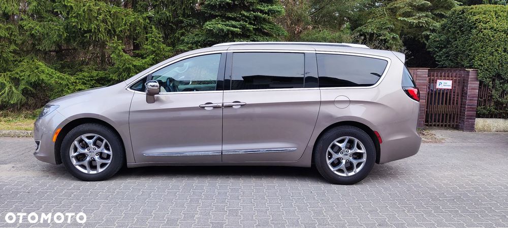 Chrysler Pacifica - 14