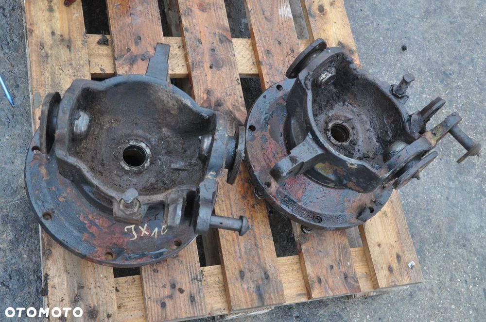 ZWOLNICA PIASTA ZWROTNICA CASE JX100 NEW HOLLAND 5137689 - 2