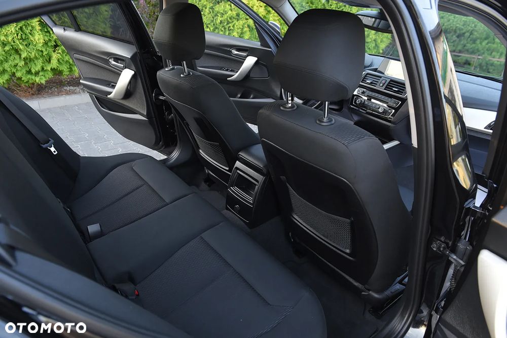 BMW Seria 1 116i - 32