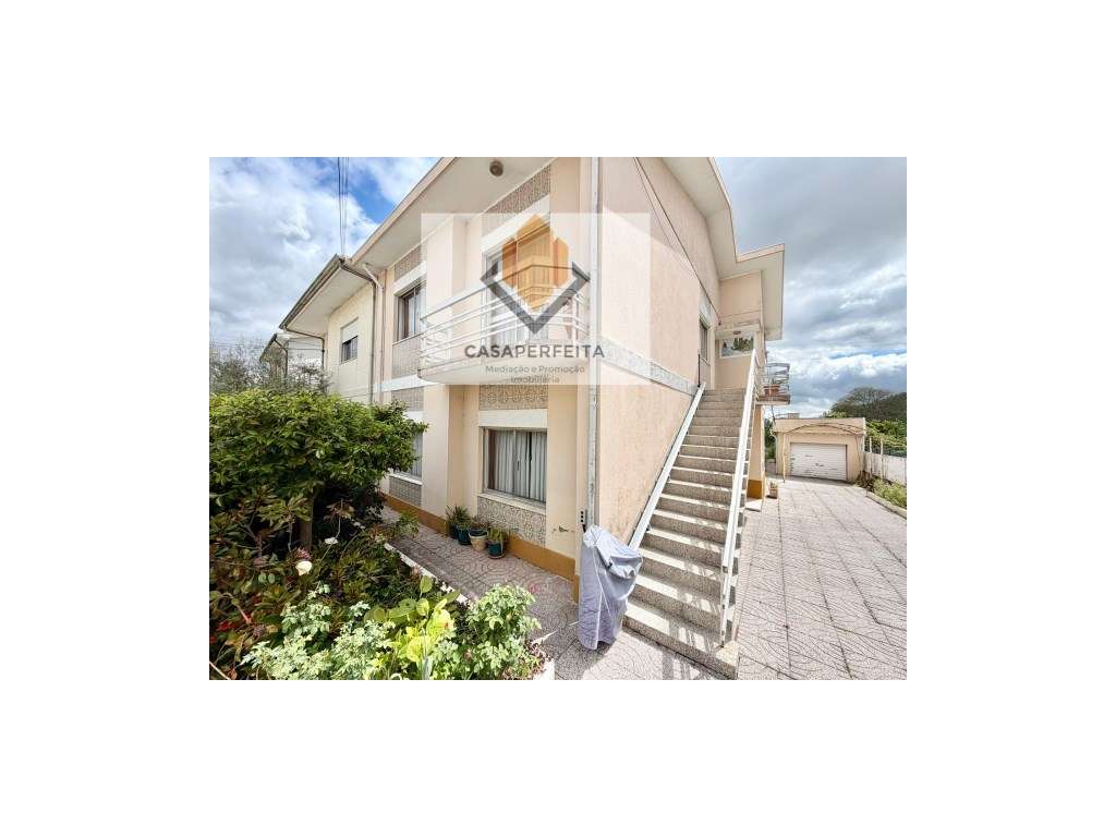 Andar Moradia T3 de 3 Frentes com Terreno, Garagem e Anexos - Avintes - Grande imagem: 4/31