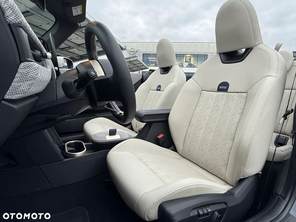 MINI John Cooper Works - 13